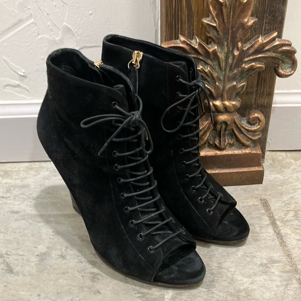 Burberry Black Lace-Up Women's Ankle Boots Open Toe Suede